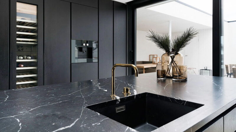 Which countertop is the best option for the kitchen: marble, granite, quartz?