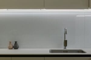 Thumbnail image for 'How to choose a kitchen countertop: honestly about the strengths and weaknesses of natural and artificial stones'