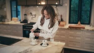 Thumbnail image for 'Calacatta Macchia Vecchia: Jennifer Lopez’s Marble Countertop Choice – Price, Story, and Affordable Quartz Alternatives'